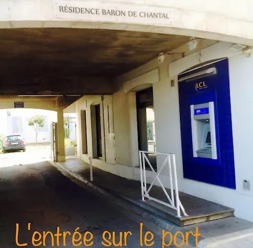 Eole, Idealement Situe Sur Le Port De St Martin De Re Saint-Martin-de-Re